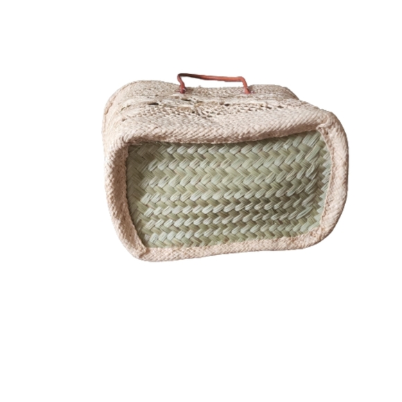 HANDCRAFTED Boho large beach raffia  tote basket with brown handle - Picture 4 of 7